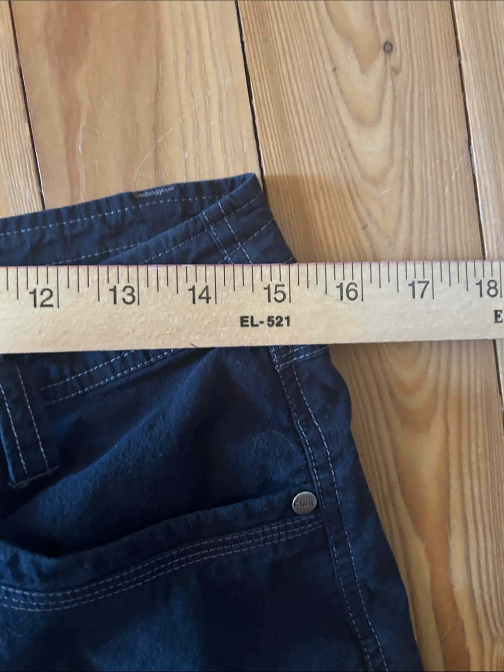 Kuhl Women’s Black Cargo Shorts - Picture 9 of 11